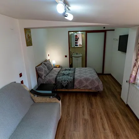ホームステイ La Bebe 2 Beds フネドアラ